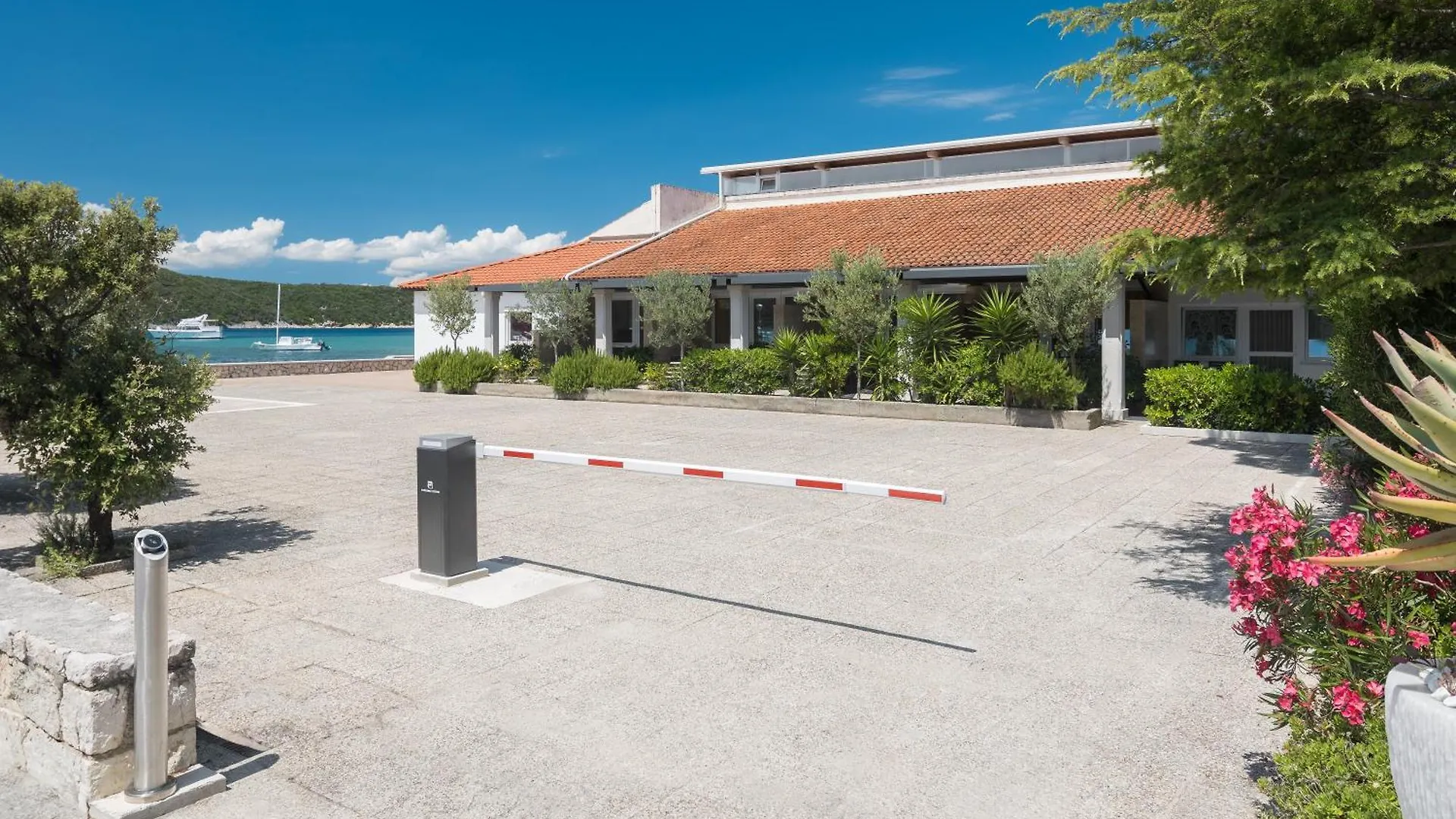 Seafront Apartments Tomi  Kampor