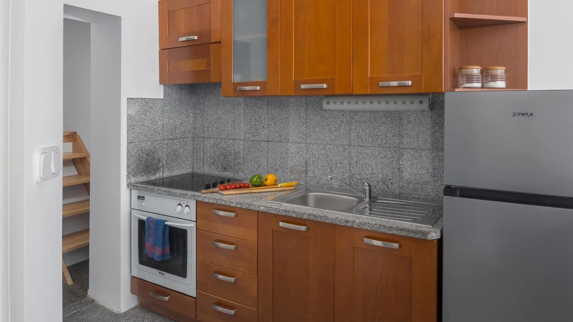 Seafront Apartments Tomi 0*, Kampor Croatia