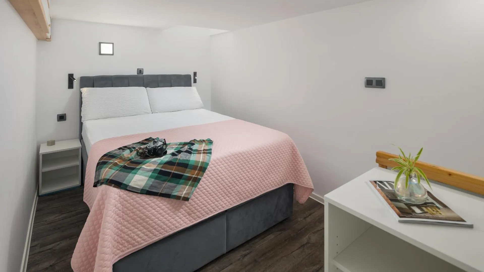 Seafront Apartments Tomi Croatia