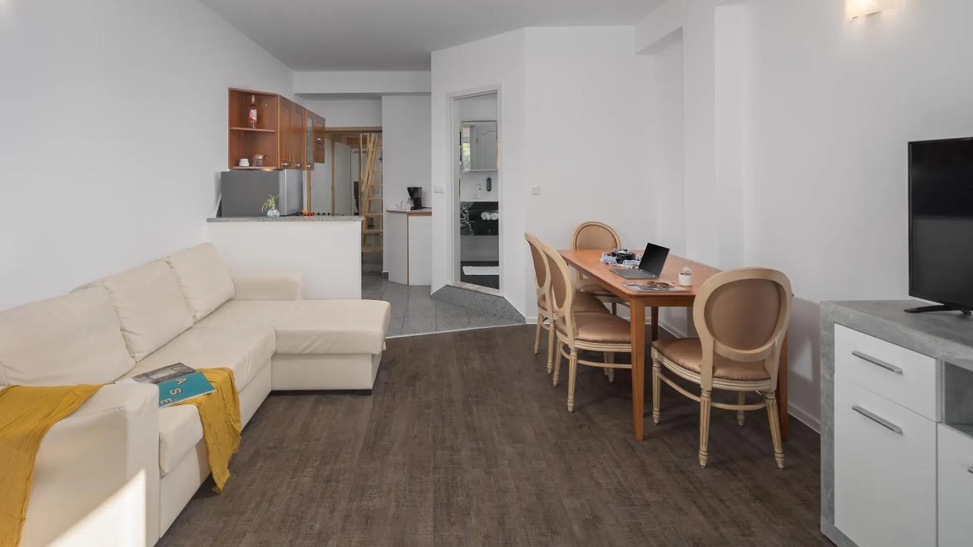 Seafront Apartments Tomi 0*, Kampor Croatia