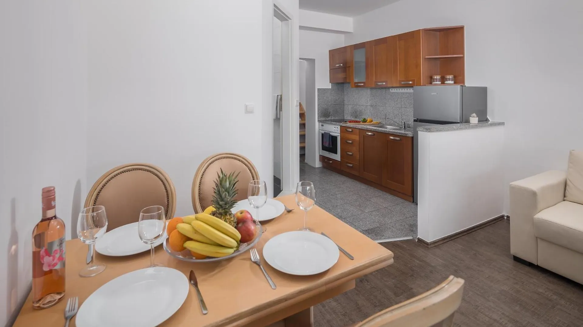 Seafront Apartments Tomi Croatia